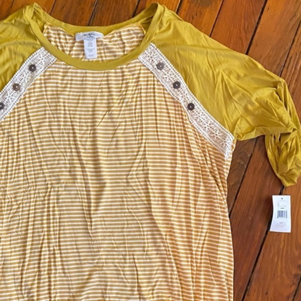 Moa Moa Fall Yellow & White Raglan 3/4 Sleeve Top Size 3X NWT With Button Lace